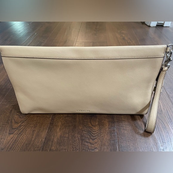 Coach clutch - Picture 2 of 2